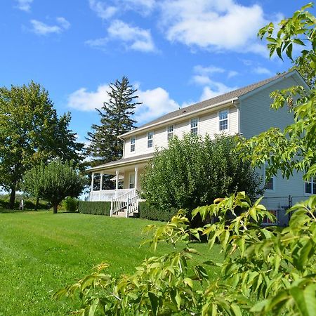Bed and Breakfast Old Town Country Landing Ниагара-он-те-Лейк Экстерьер фото